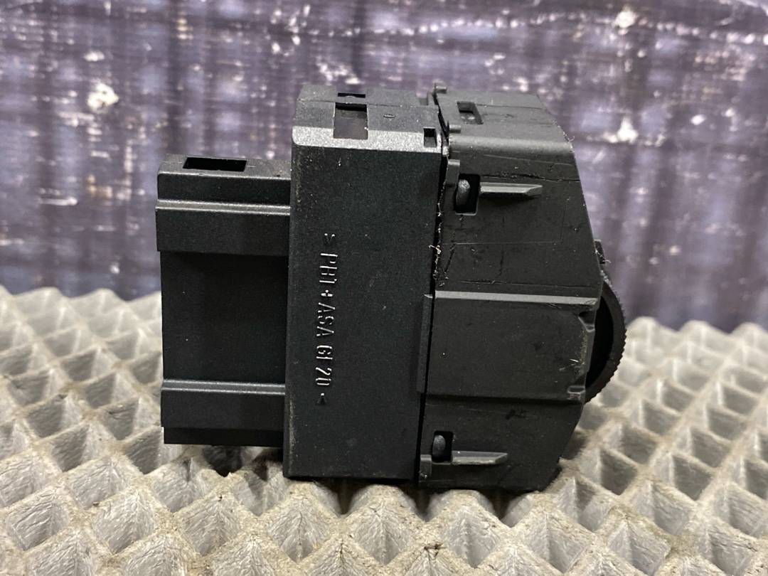 Кнопка яркости подсветки, 225 рублей, Красноярск