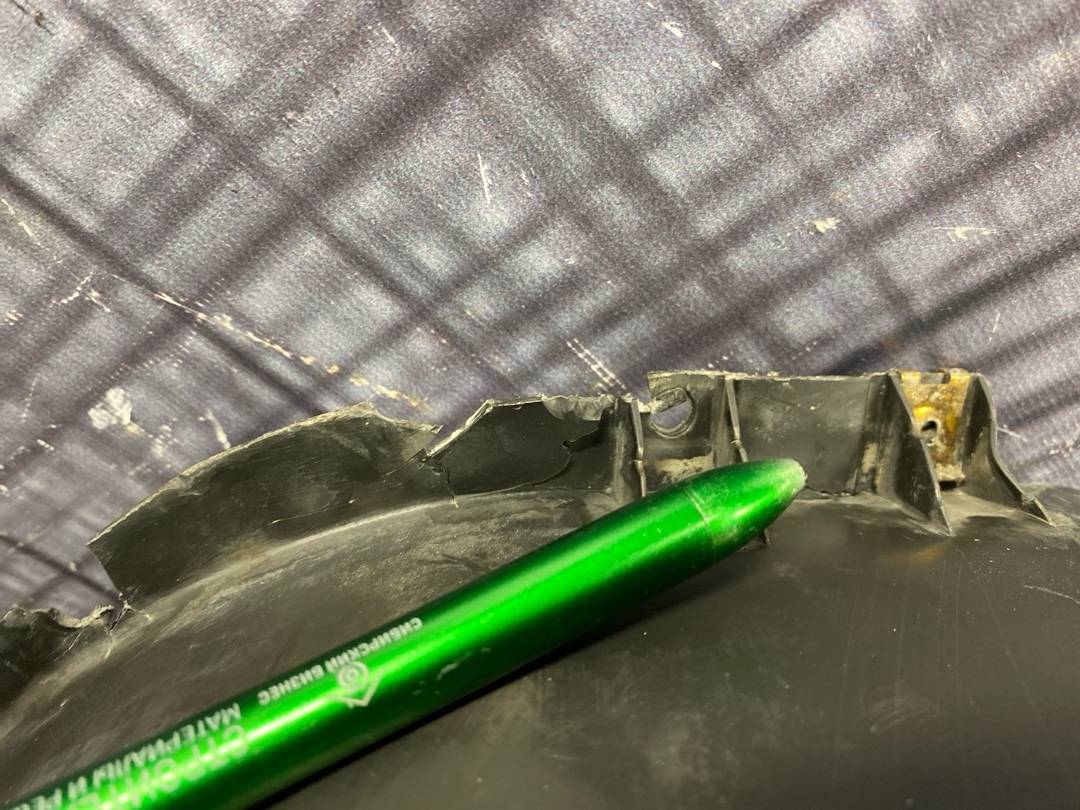 Подкрылок, 456 рублей, Красноярск