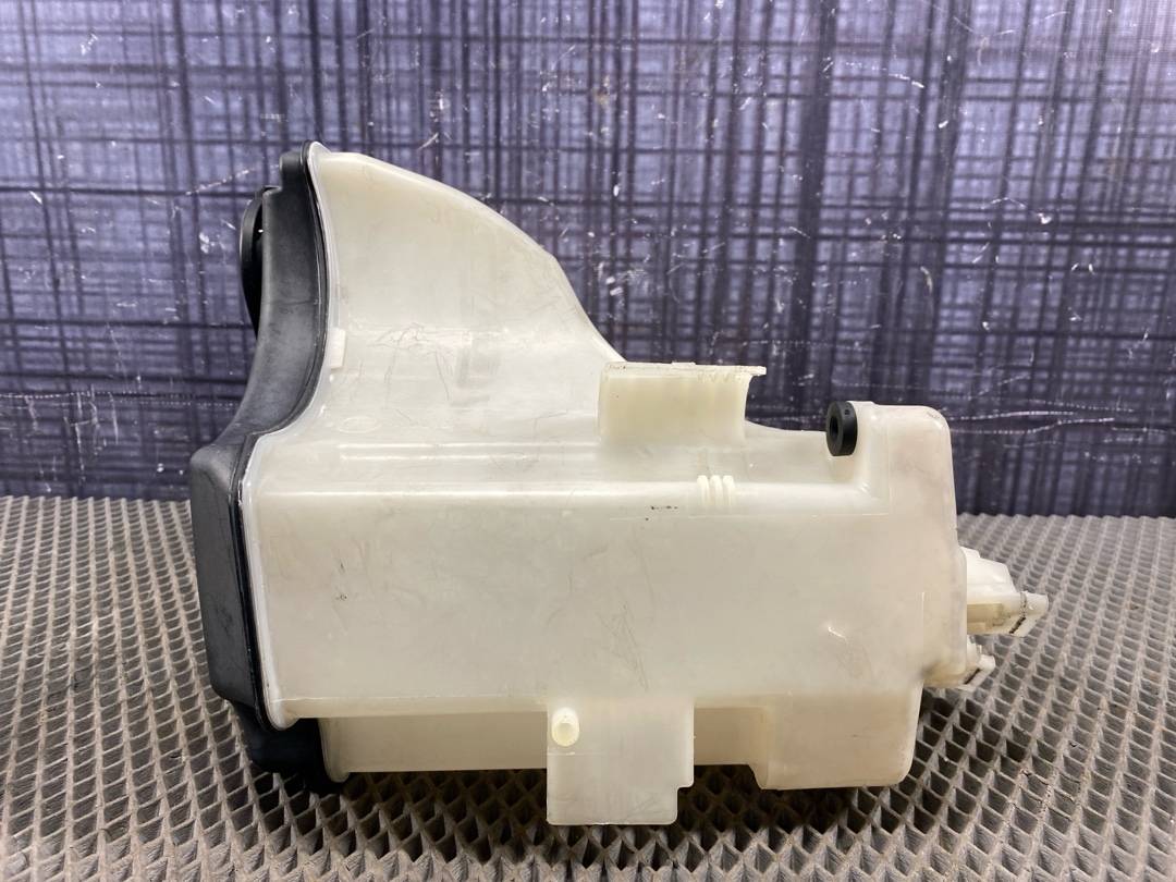 Бачок омывателя, 852 рублей, Красноярск