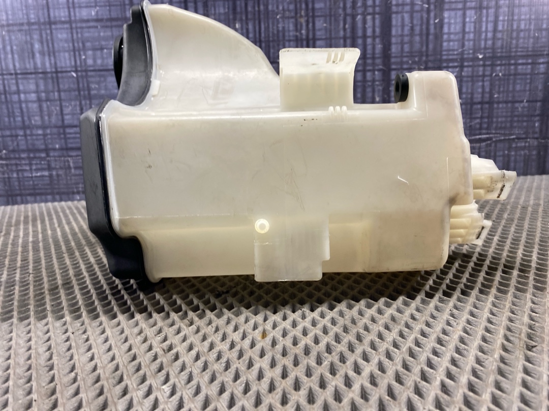 Бачок омывателя, 852 рублей, Красноярск