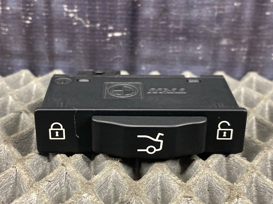 Кнопка открывания багажника, 312 рублей, Красноярск