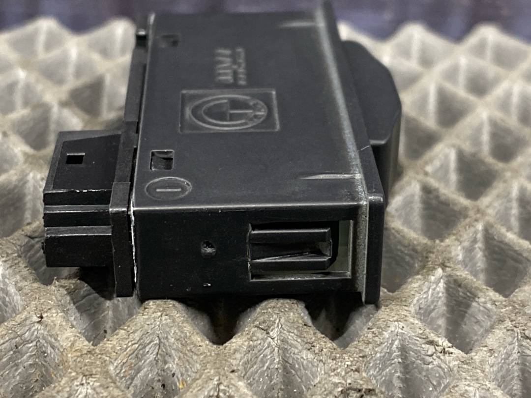 Кнопка открывания багажника, 312 рублей, Красноярск