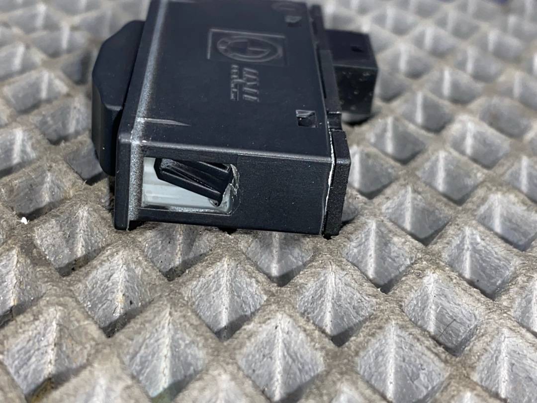 Кнопка открывания багажника, 312 рублей, Красноярск