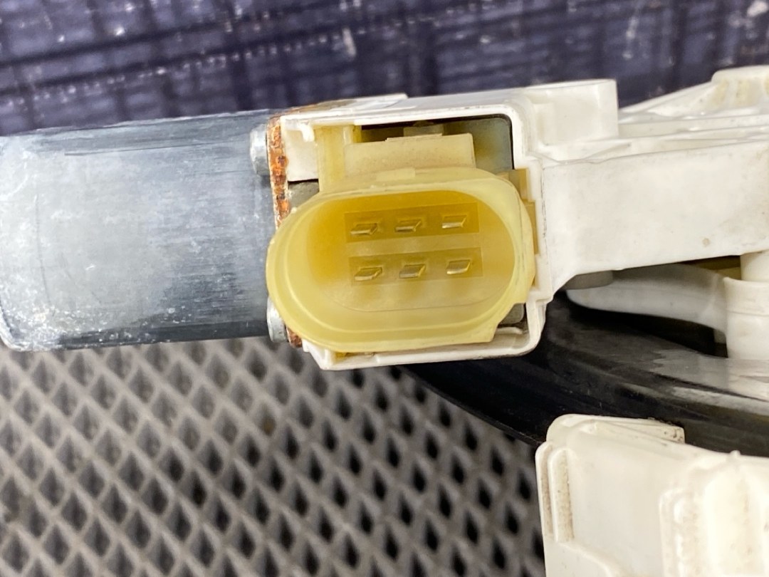 Стеклоподъемник, 1038 рублей, Красноярск