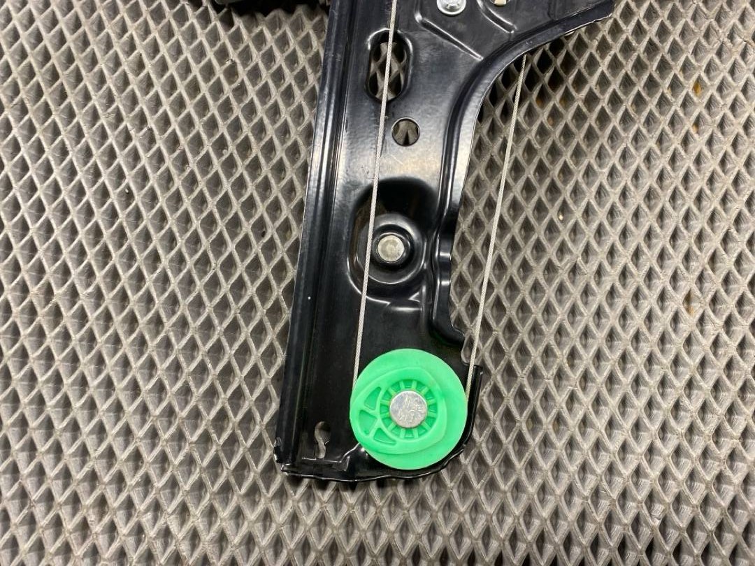 Стеклоподъемник, 1038 рублей, Красноярск