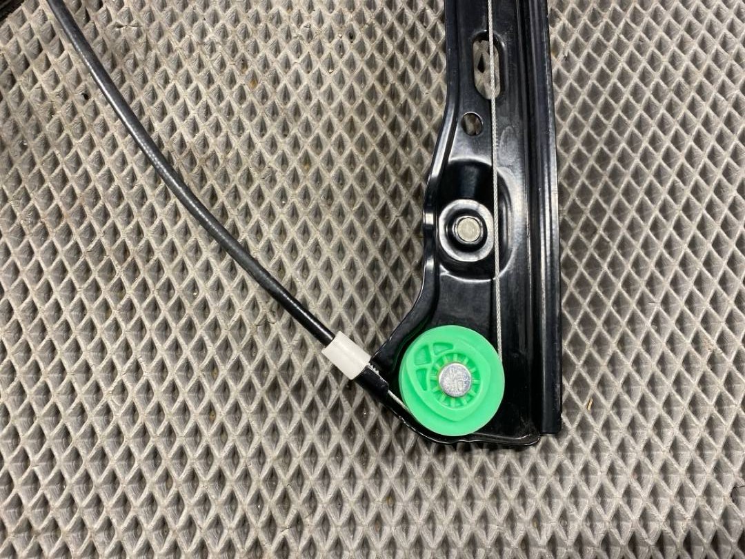 Стеклоподъемник, 1038 рублей, Красноярск