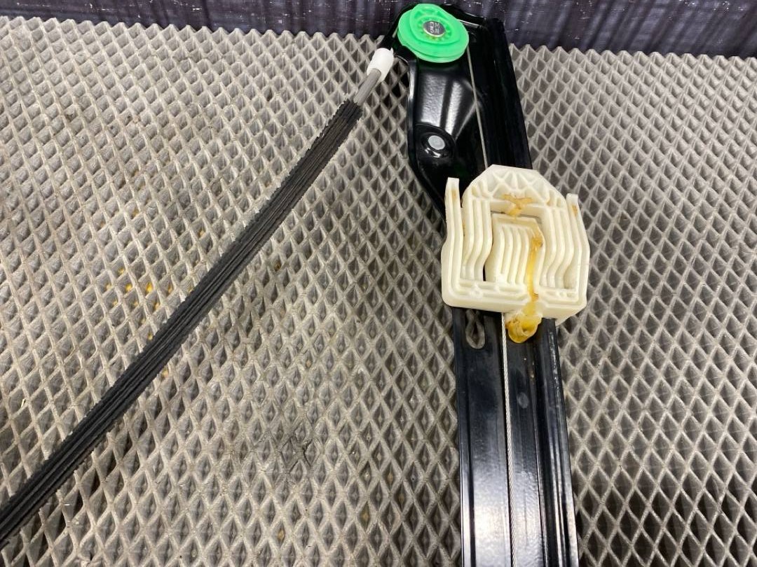 Стеклоподъемник, 1038 рублей, Красноярск