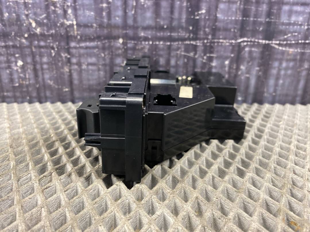 Кнопка стеклоподъемника, 744 рублей, Красноярск