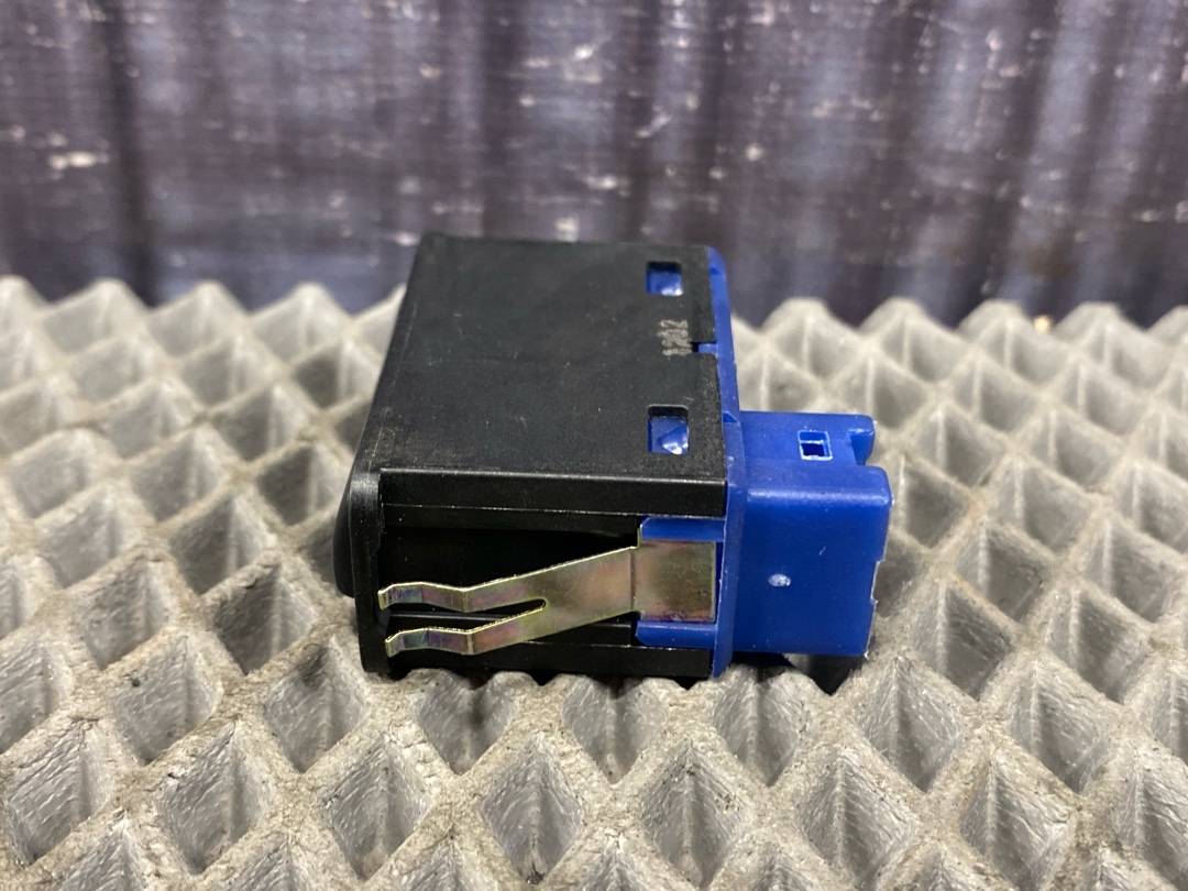 Кнопка салона, 282 рублей, Красноярск