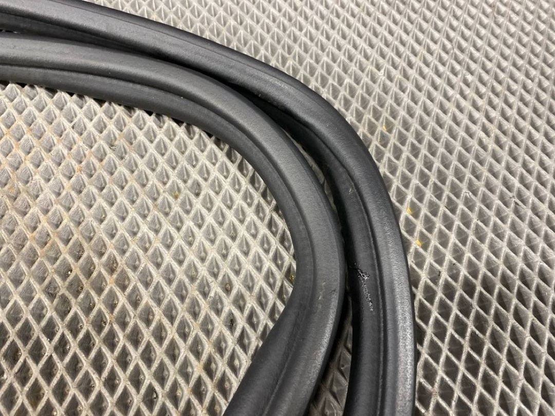 Уплотнитель крышки багажника, 1000 рублей, Красноярск