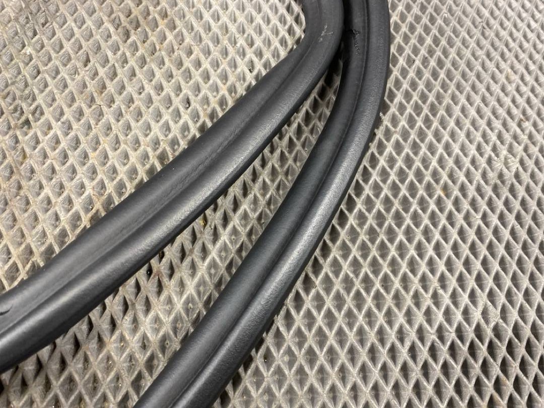 Уплотнитель крышки багажника, 1000 рублей, Красноярск