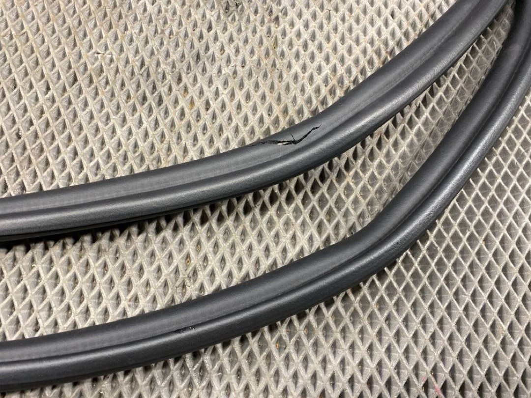 Уплотнитель крышки багажника, 1000 рублей, Красноярск