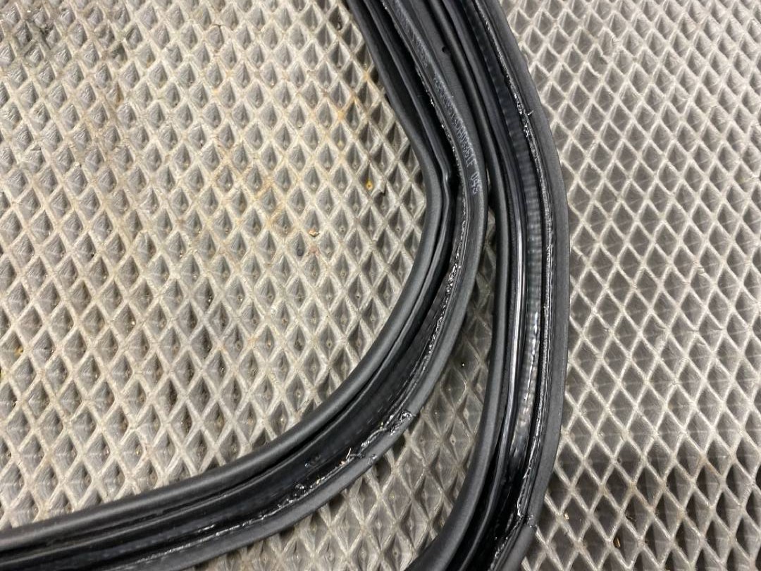 Уплотнитель крышки багажника, 1000 рублей, Красноярск