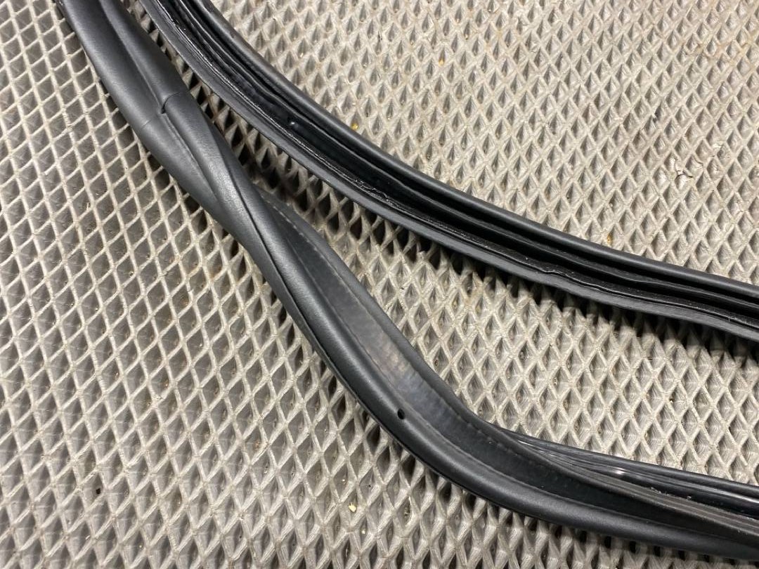 Уплотнитель крышки багажника, 1000 рублей, Красноярск