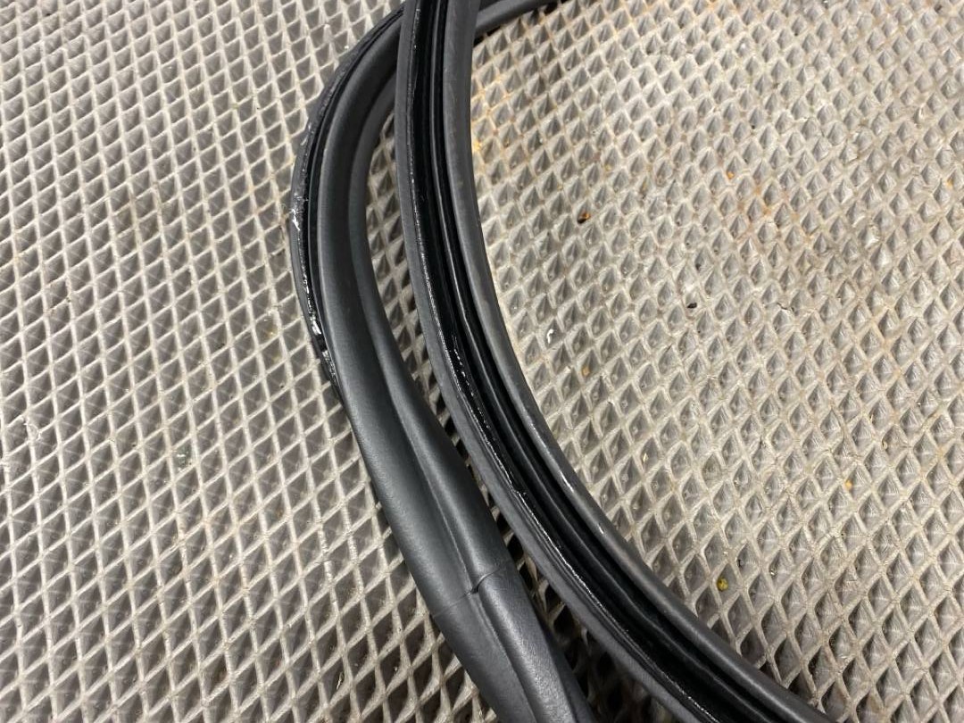 Уплотнитель крышки багажника, 1000 рублей, Красноярск