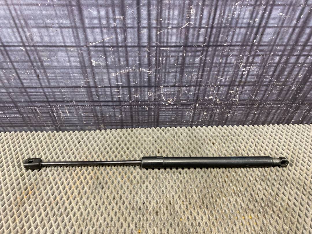 Амортизатор багажника, 880 рублей, Красноярск