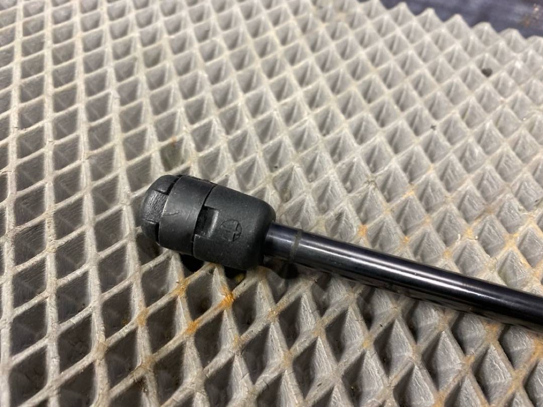 Амортизатор багажника, 880 рублей, Красноярск