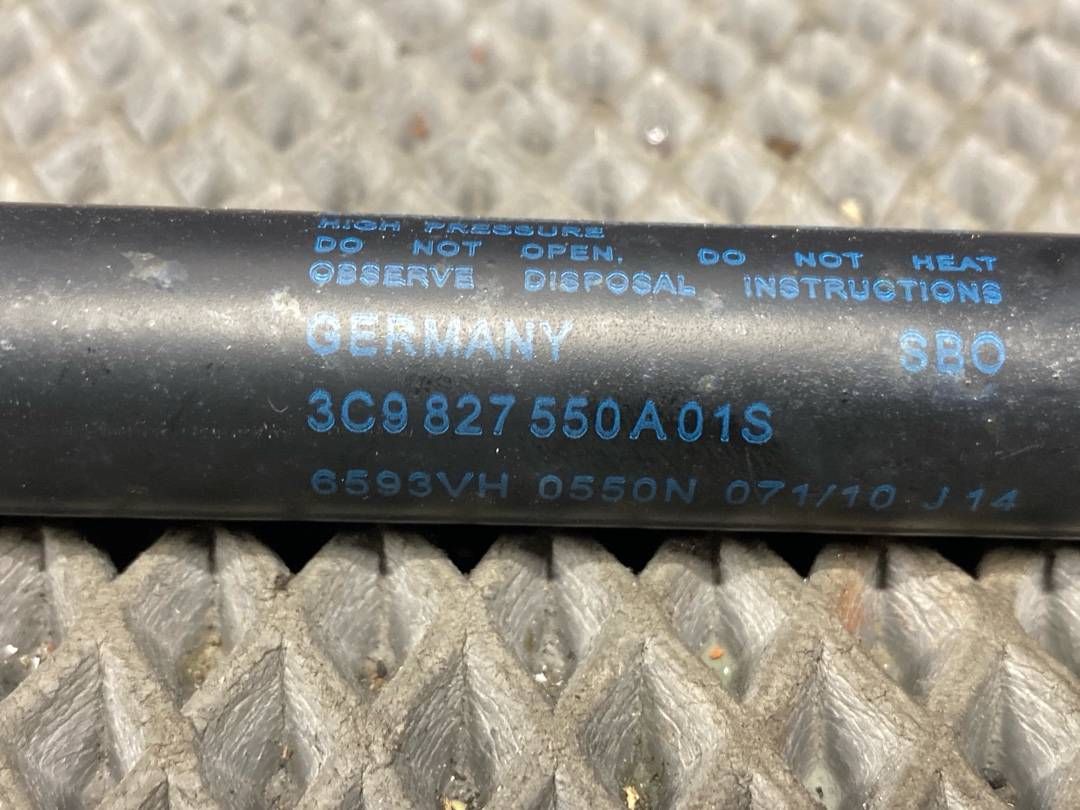 Амортизатор багажника, 880 рублей, Красноярск