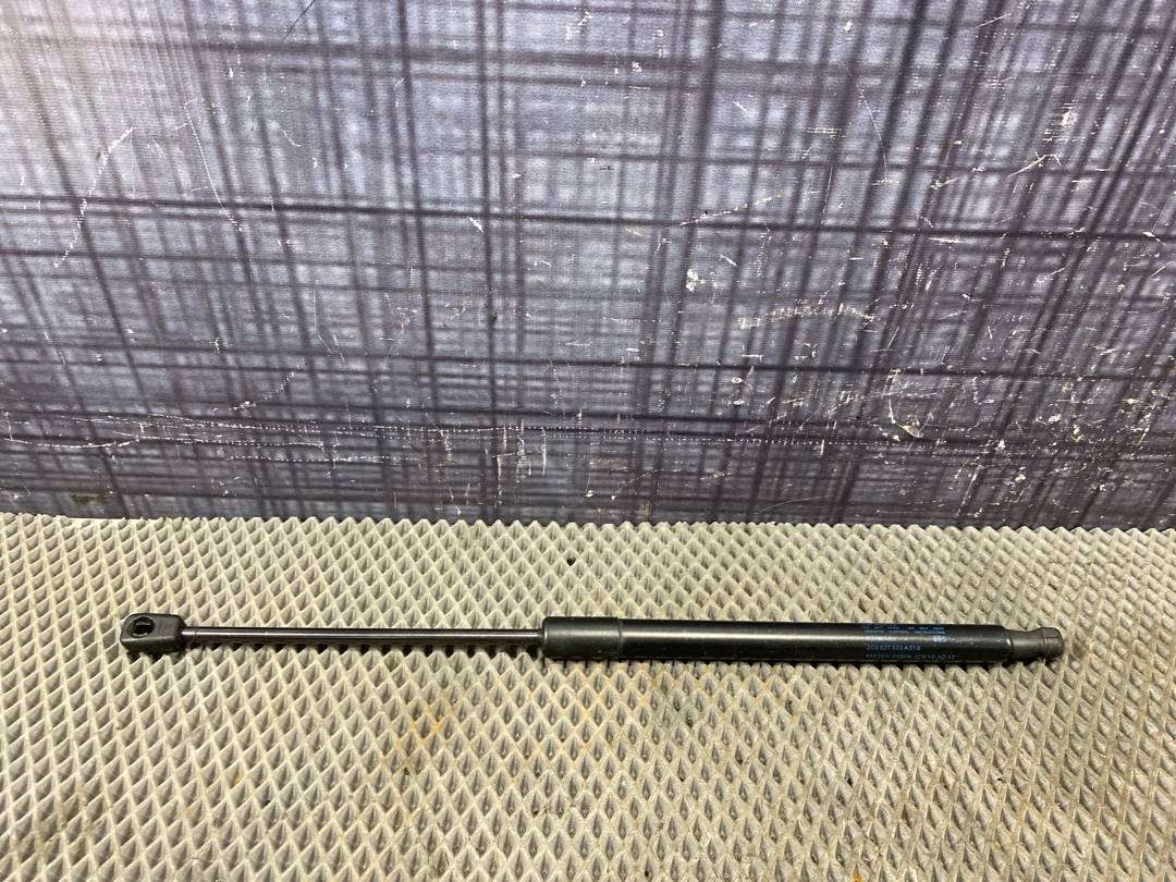 Амортизатор багажника, 880 рублей, Красноярск