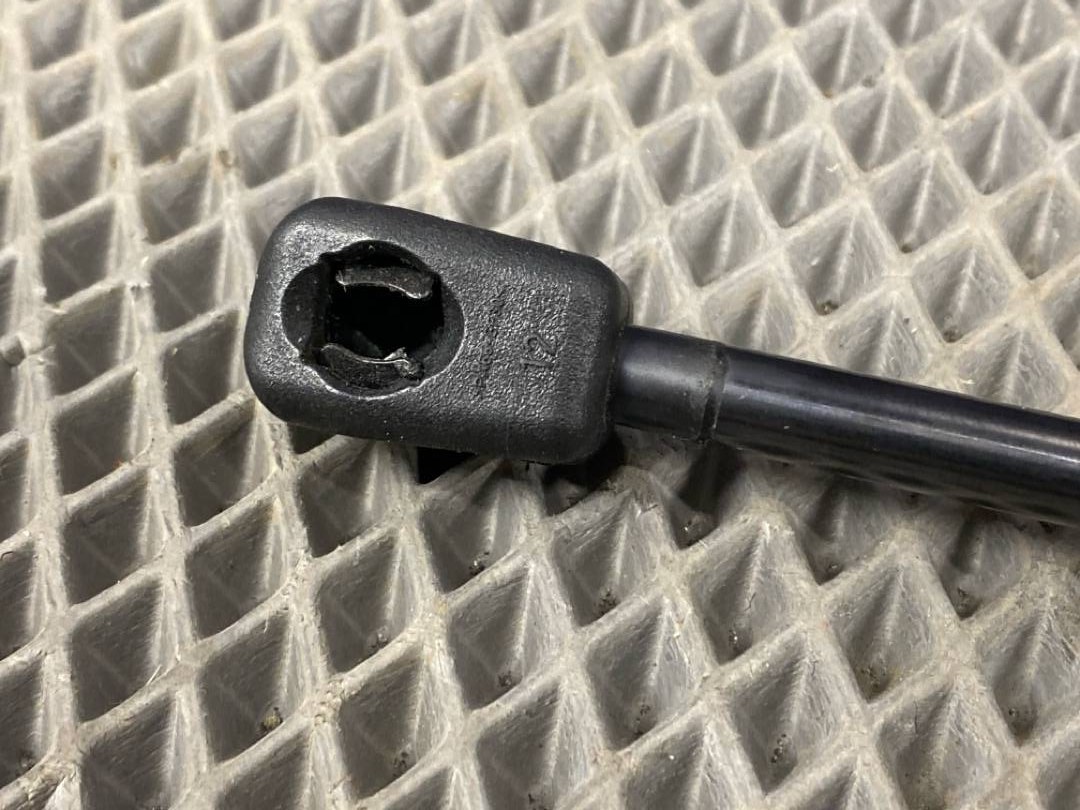 Амортизатор багажника, 880 рублей, Красноярск