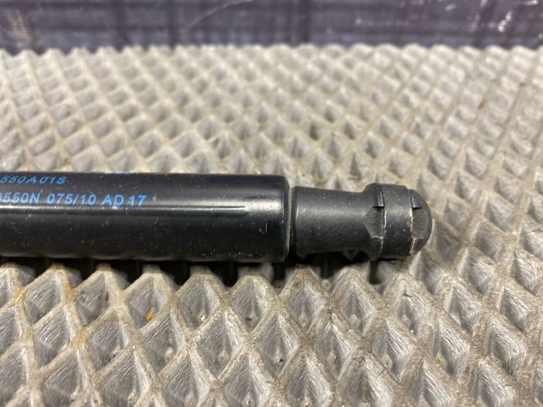 Амортизатор багажника, 880 рублей, Красноярск