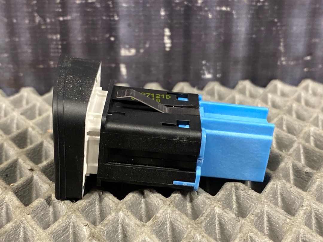 Кнопка салона, 680 рублей, Красноярск