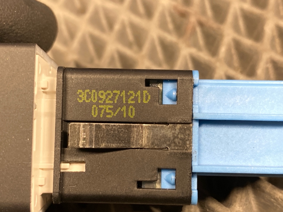 Кнопка салона, 680 рублей, Красноярск