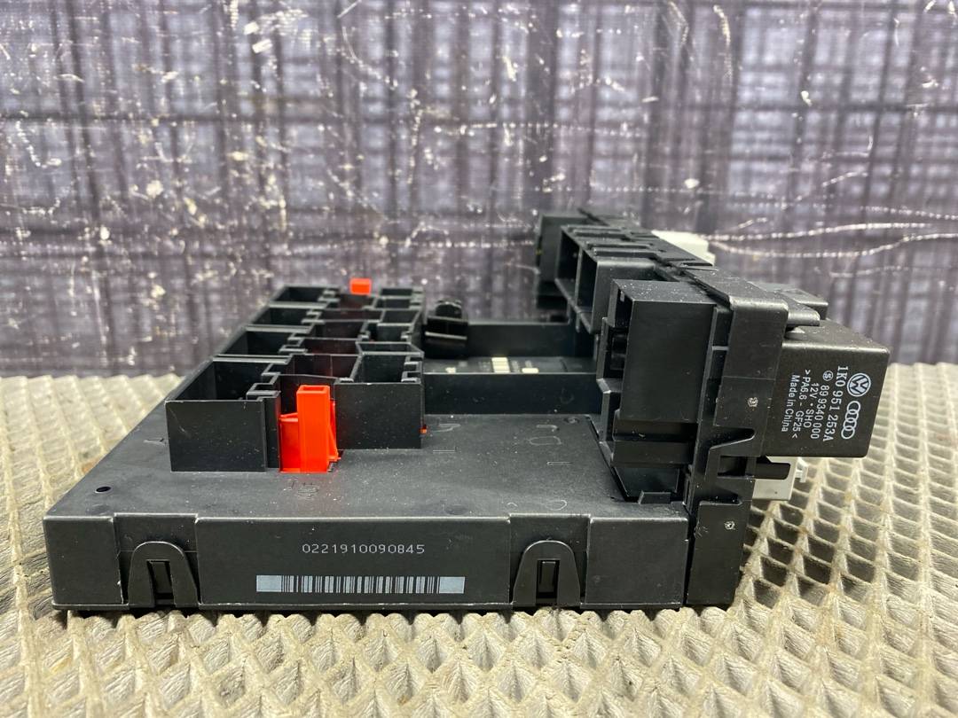 Блок управления бортовой сети, 3210 рублей, Красноярск