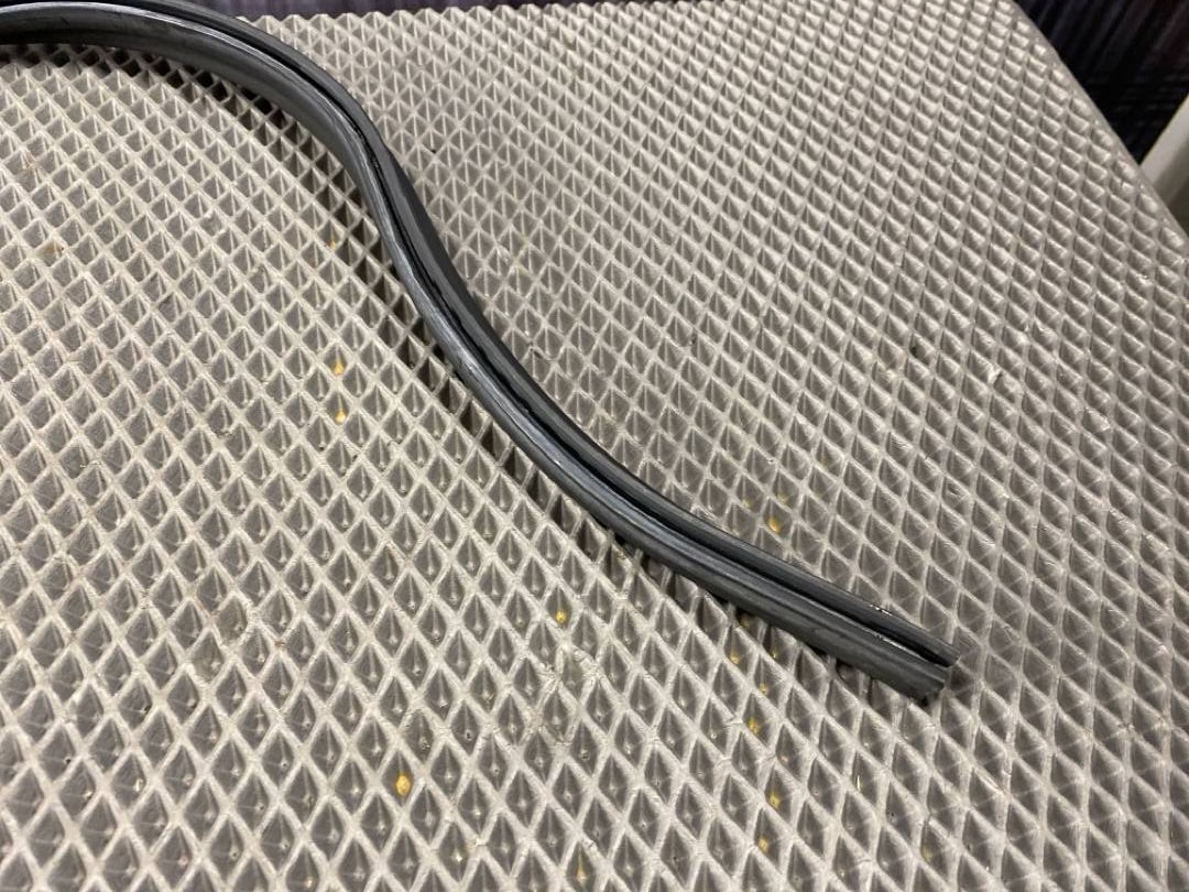 Подкапотный уплотнитель, 920 рублей, Красноярск