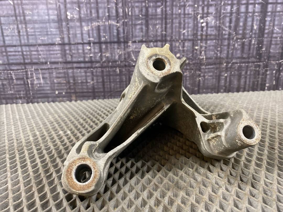 Кронштейн двигателя, 1200 рублей, Красноярск