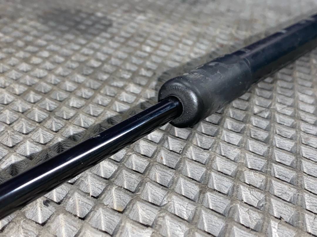 Амортизатор капота, 870 рублей, Красноярск