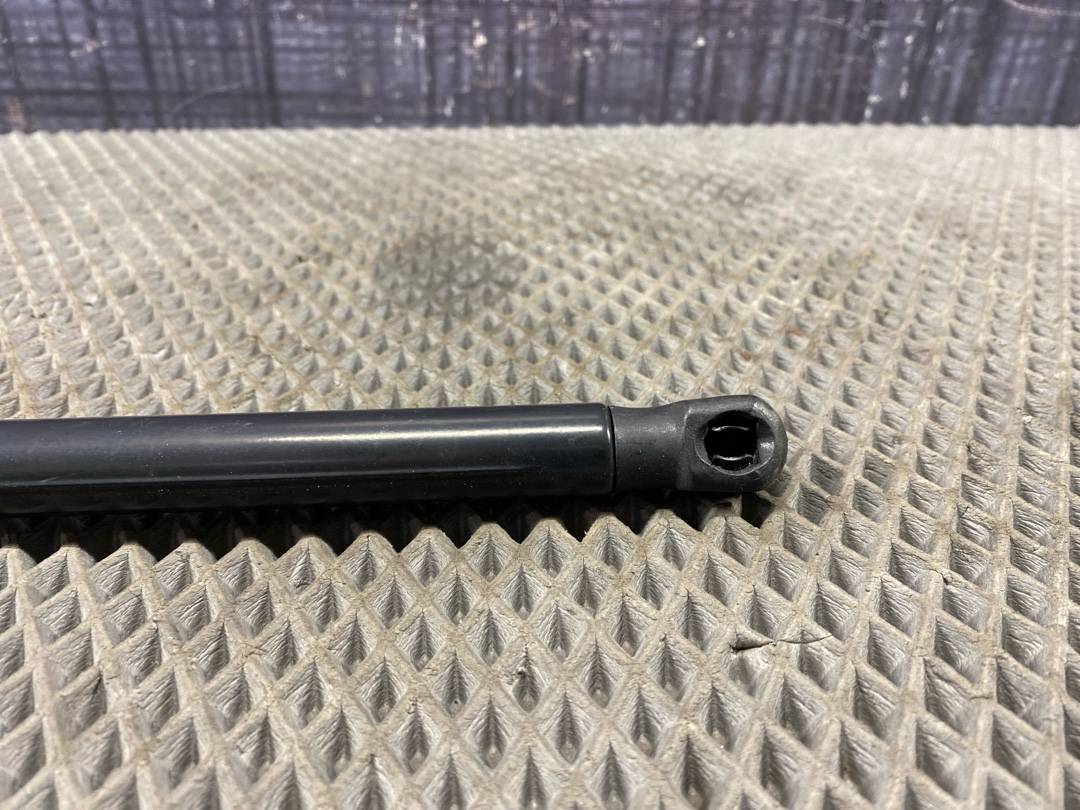 Амортизатор капота, 870 рублей, Красноярск