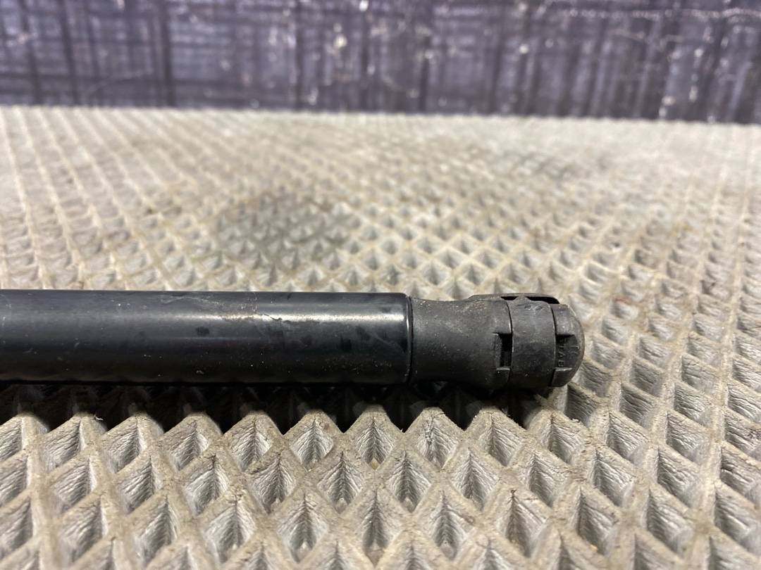 Амортизатор капота, 870 рублей, Красноярск