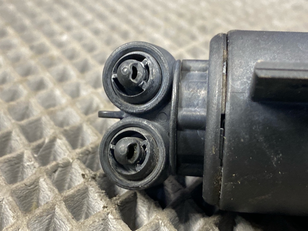 Форсунка омывателя фар, 1840 рублей, Красноярск