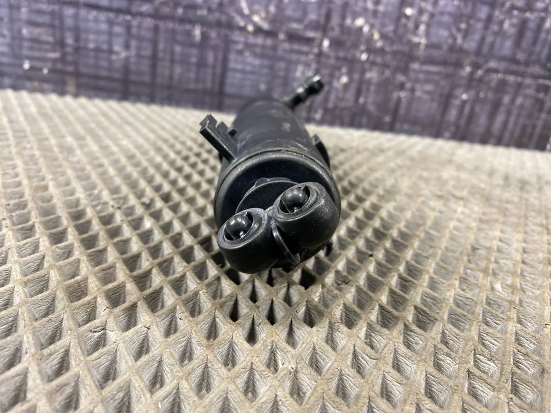 Форсунка омывателя фар, 1840 рублей, Красноярск