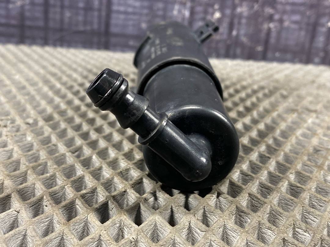 Форсунка омывателя фар, 1840 рублей, Красноярск