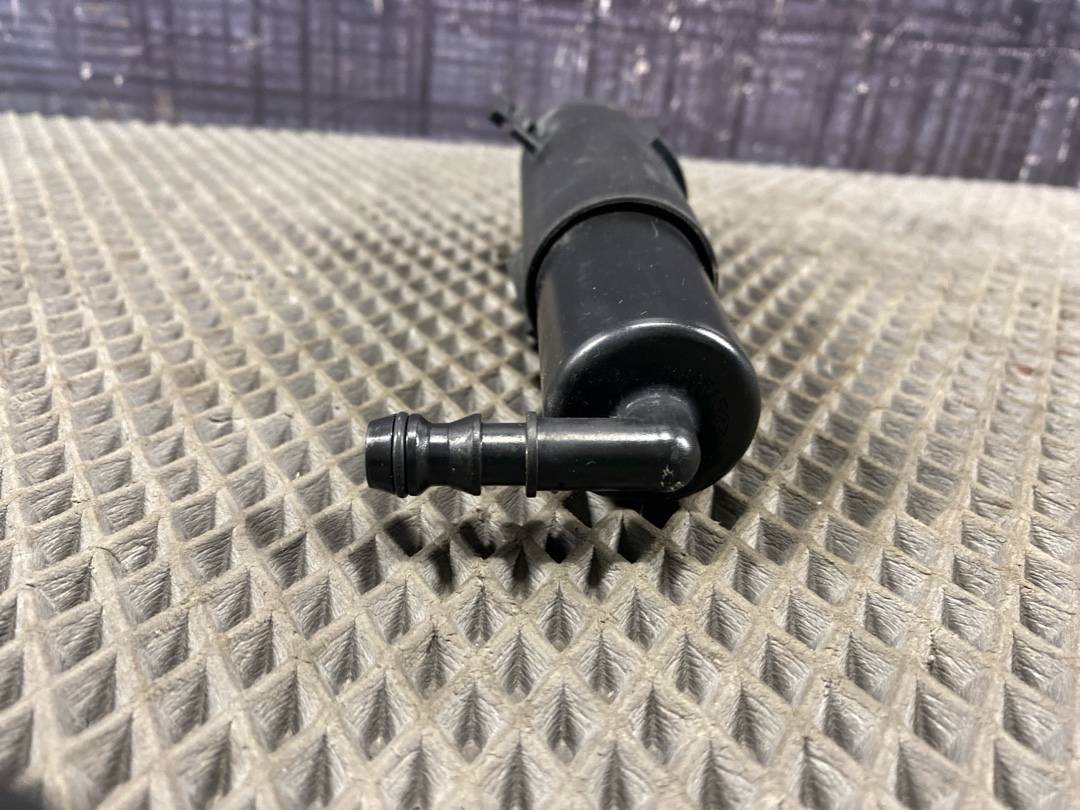 Форсунка омывателя фар, 1840 рублей, Красноярск