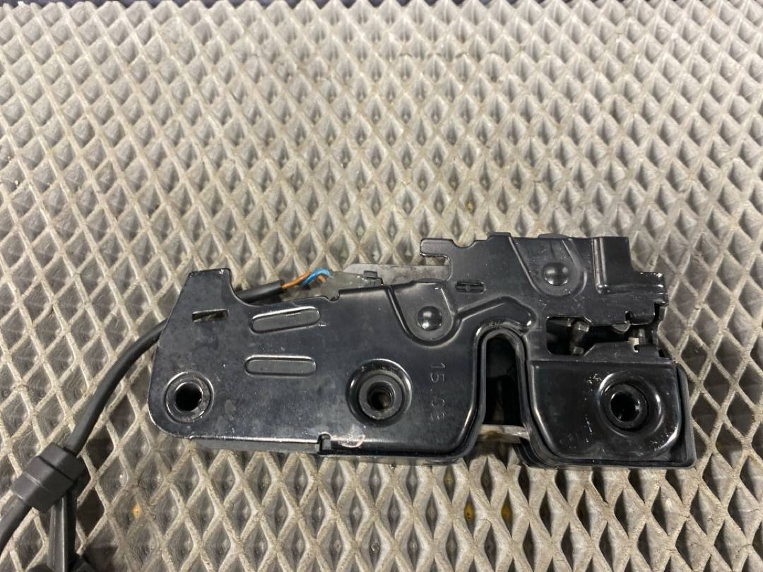 Замок капота, 1890 рублей, Красноярск