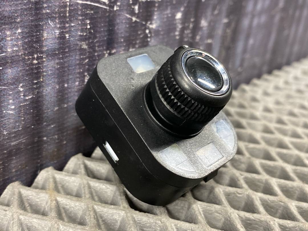 Кнопка регулировки зеркал, 1100 рублей, Красноярск