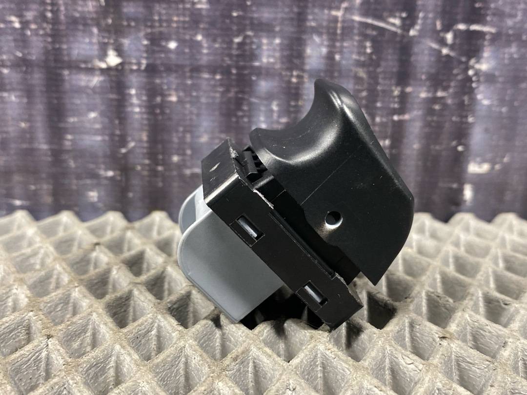 Кнопка стеклоподъемника, 550 рублей, Красноярск