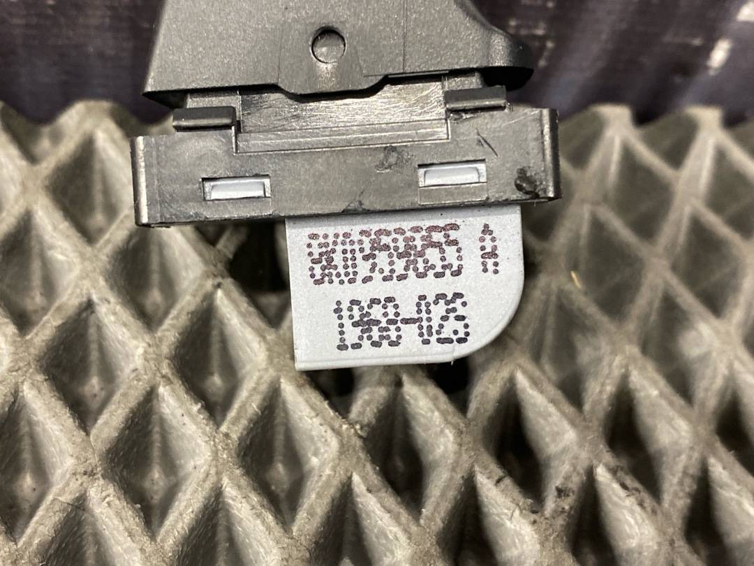 Кнопка стеклоподъемника, 550 рублей, Красноярск