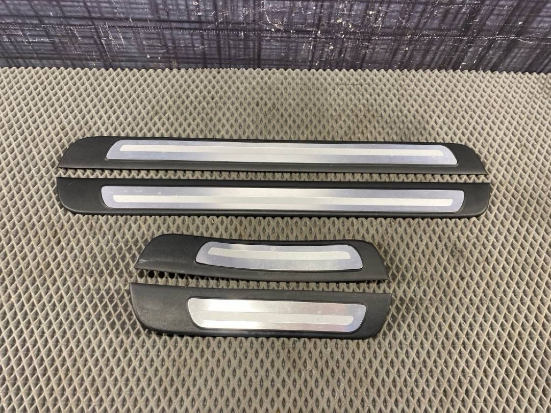 Комплект накладок на порог, 2130 рублей, Красноярск