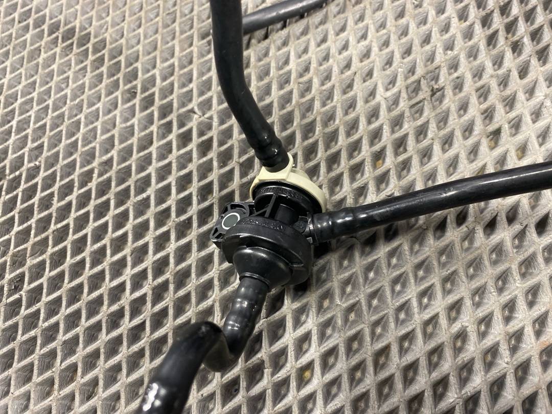 Клапан вентиляции топливного бака, 3320 рублей, Красноярск