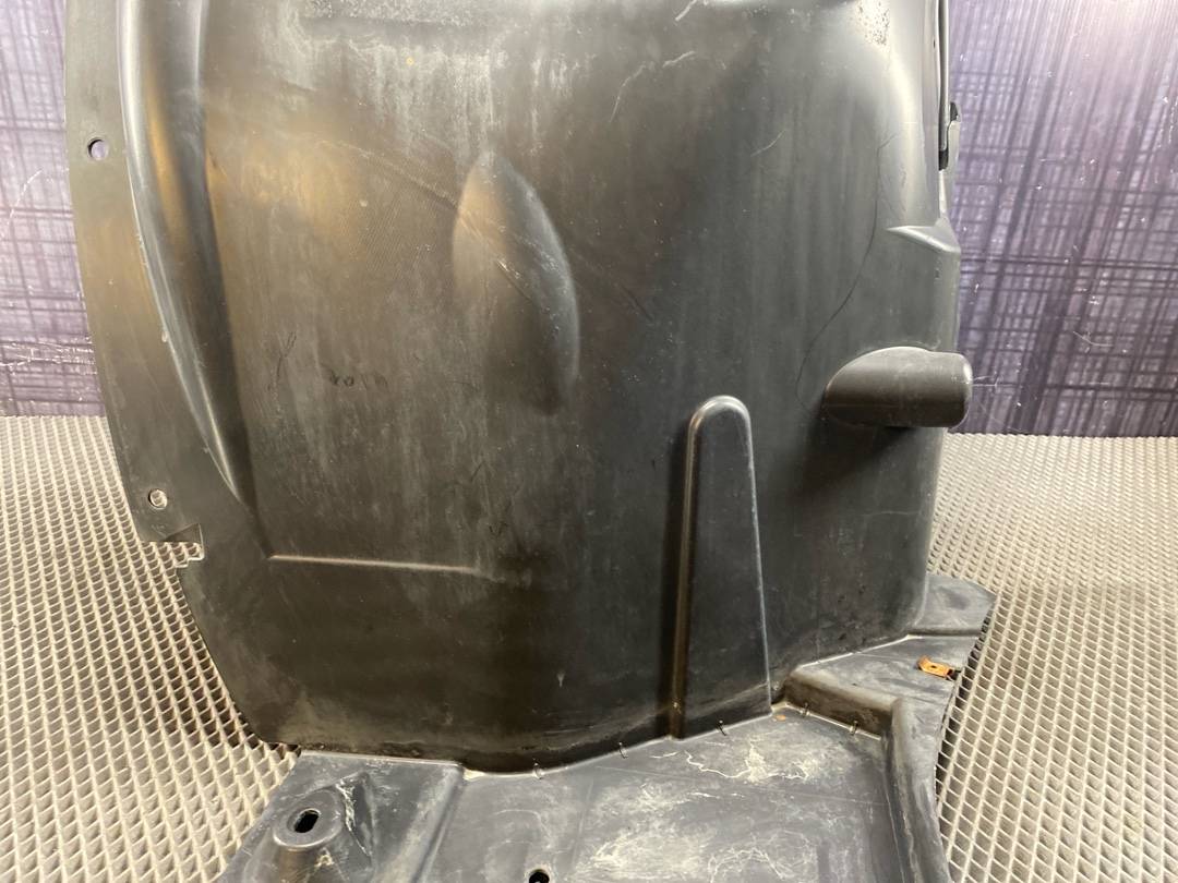 Подкрылок, 1200 рублей, Красноярск