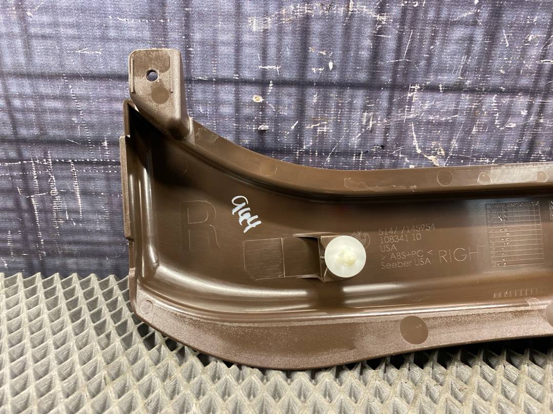 Пластик багажника, 353 рублей, Красноярск