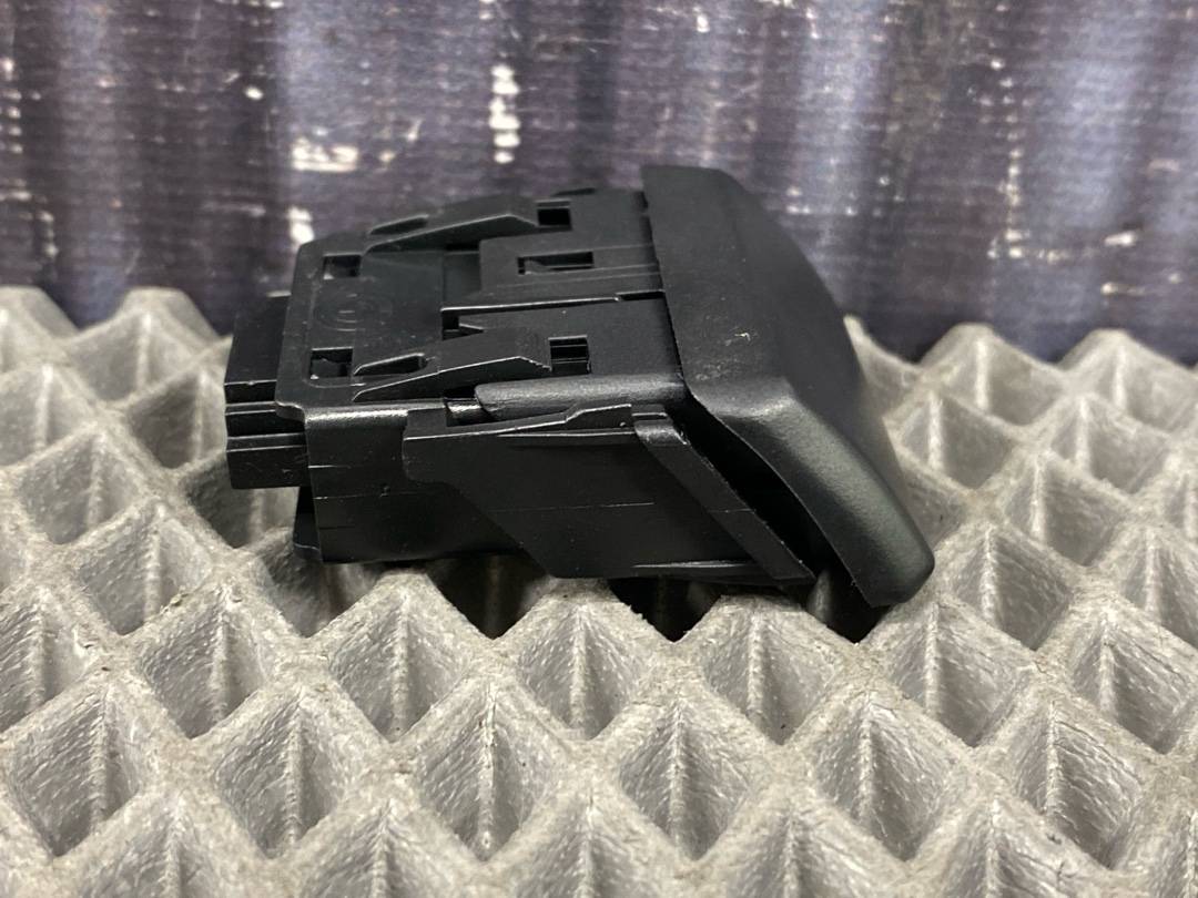 Кнопка открывания бардачка, 270 рублей, Красноярск