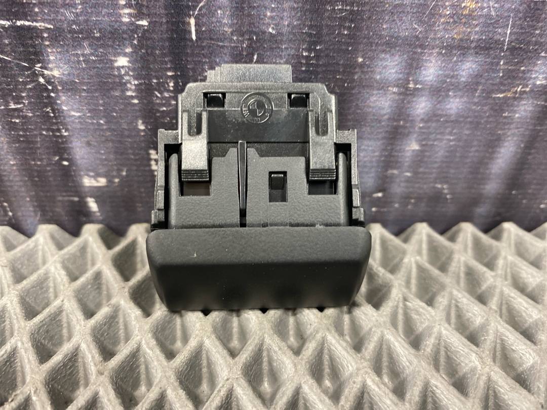 Кнопка открывания бардачка, 270 рублей, Красноярск