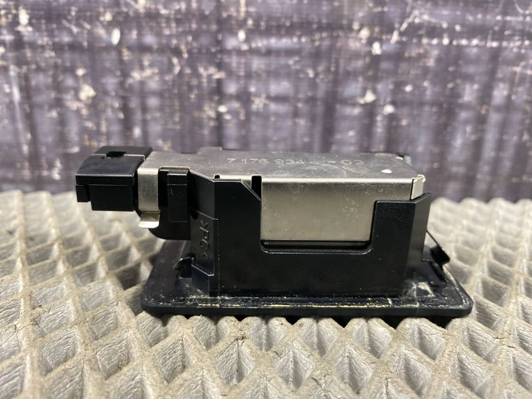 Плафон подсветки номера, 735 рублей, Красноярск