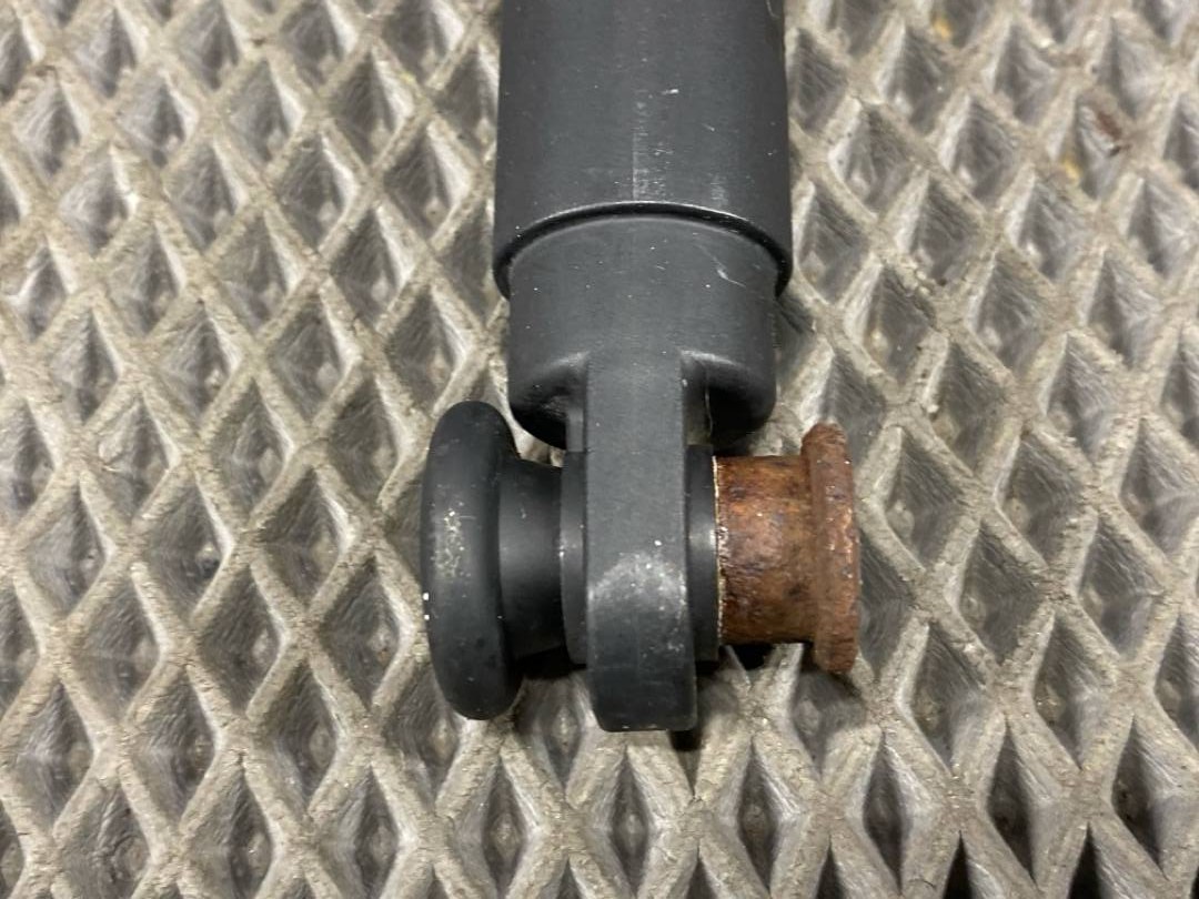 Амортизатор багажника, 570 рублей, Красноярск