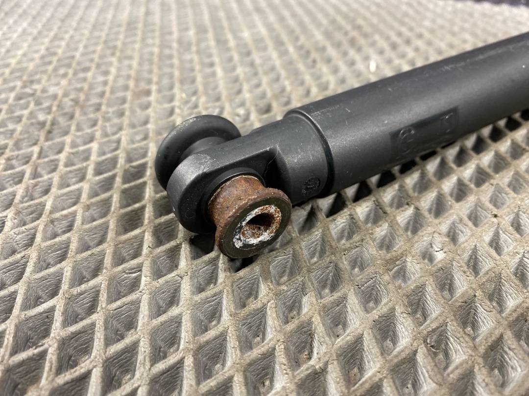 Амортизатор багажника, 570 рублей, Красноярск